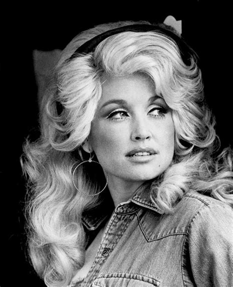 Dolly Parton Young: 19 Photos of the Musician and。